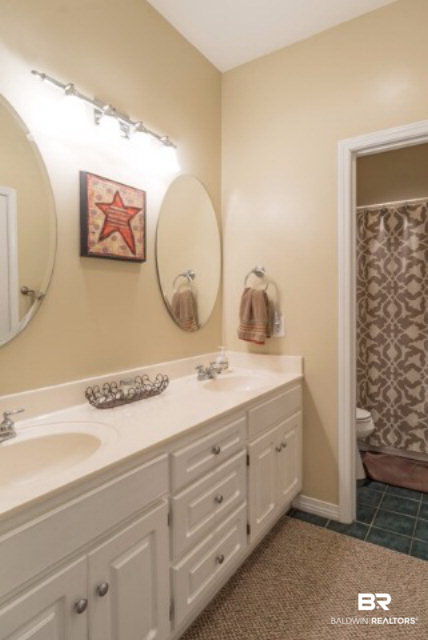 9462 Chamberlain Pass Daphne, AL 36526 - Photo 18 of 26 Jack-n-Jill Bath