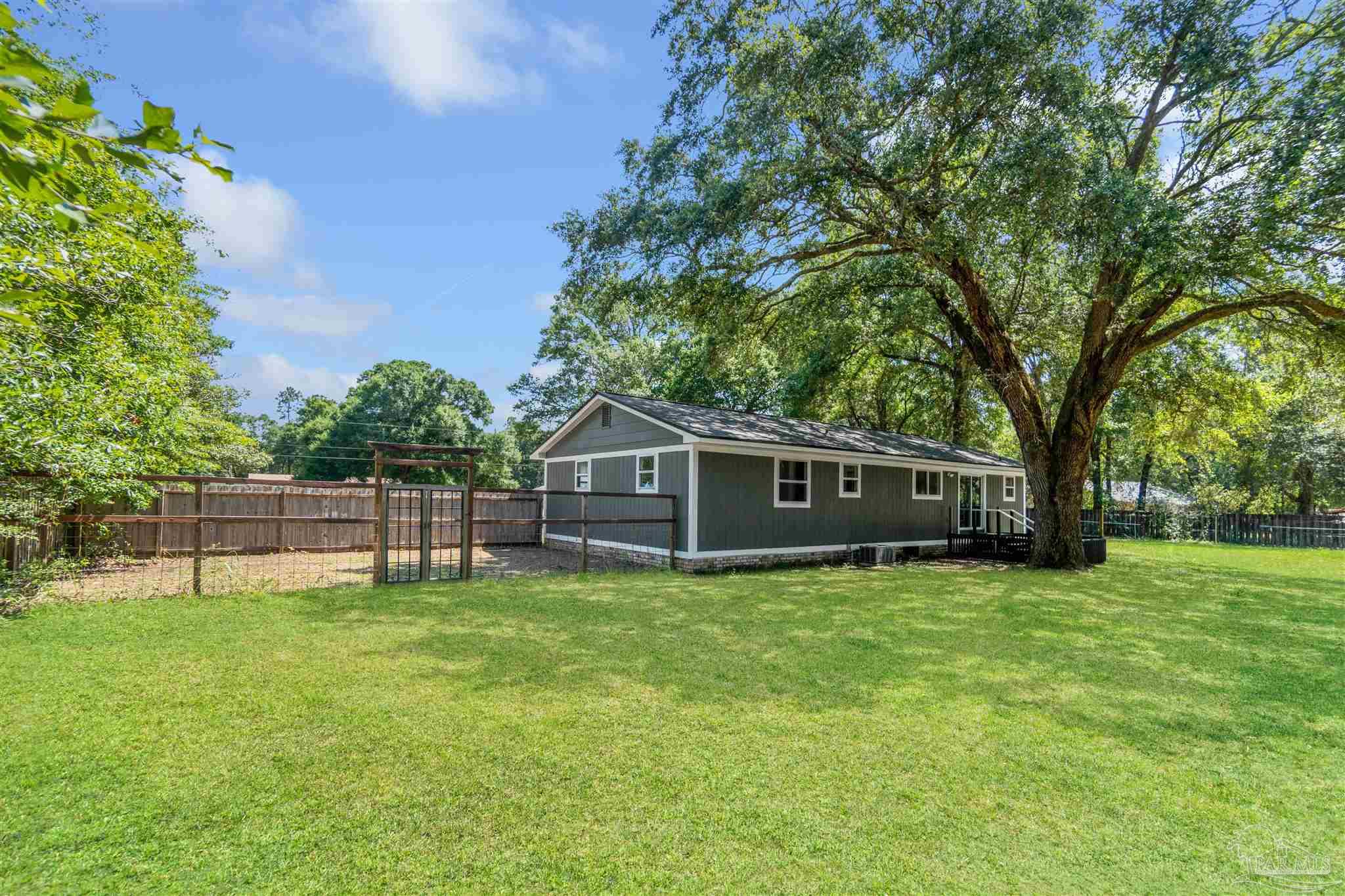 5433 Delona Road Milton, FL 32583 - Photo 6 of 40