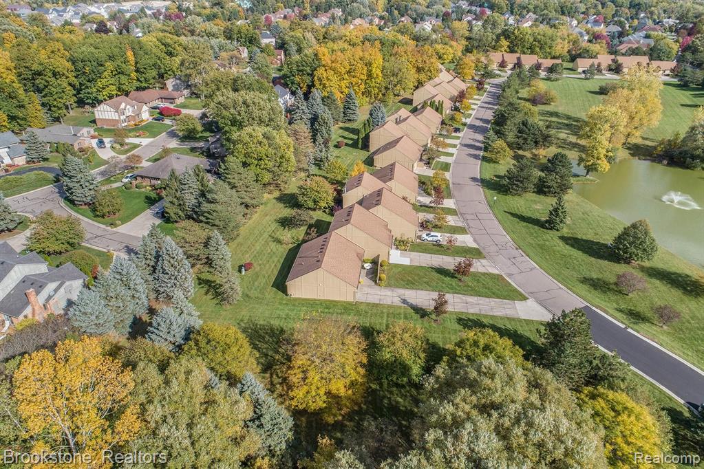 2285 Rochelle Park Drive, Unit 122 Rochester Hills, MI 48309 - Photo 5 of 32