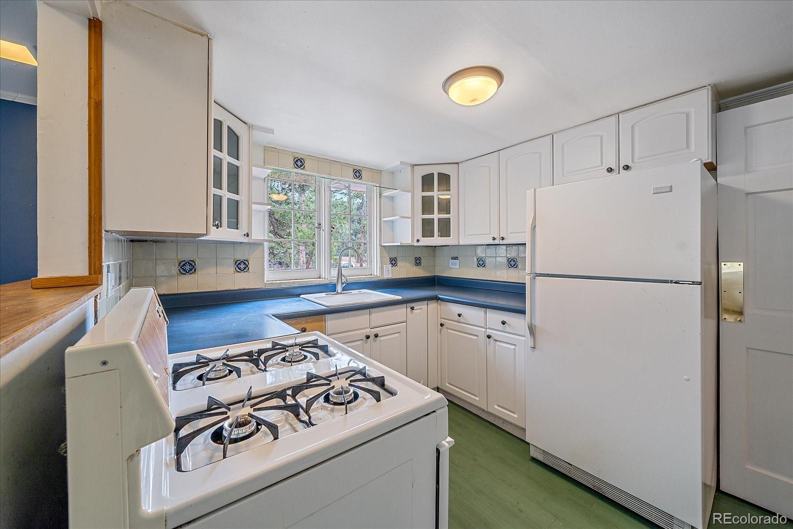 28157 Knowles Road Evergreen, CO 80439 - Photo 17 of 39 Gallery Image 17