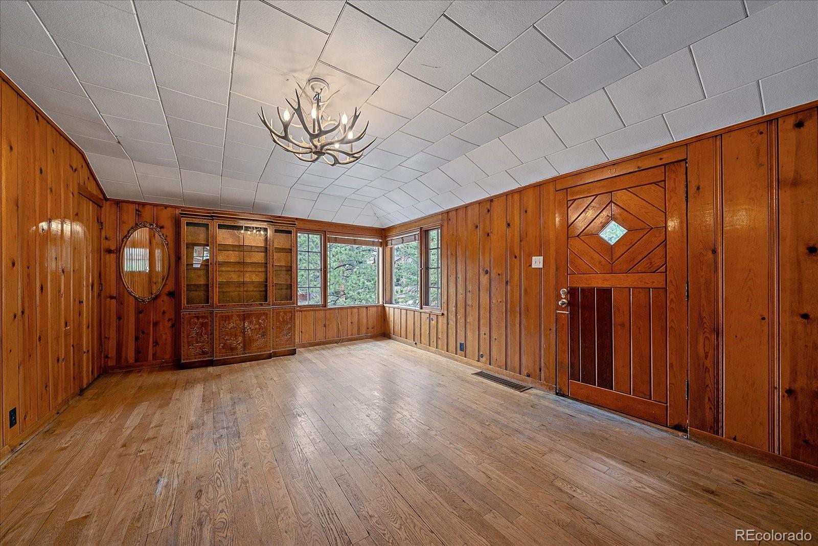 28157 Knowles Road Evergreen, CO 80439 - Photo 9 of 39 Gallery Image 9