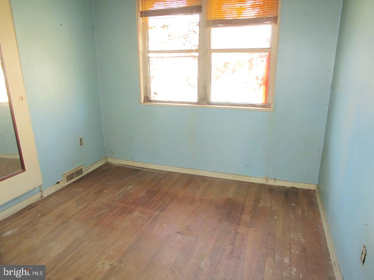 1827 Ray Leonard Road Landover, MD 20785 - Photo 15 of 22 Bedroom 3