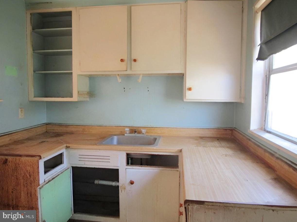 1827 Ray Leonard Road Landover, MD 20785 - Photo 5 of 22 Kitchen