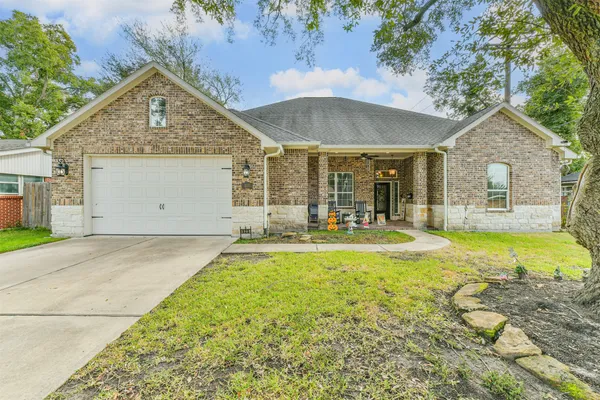$449,900 | 925 Luella Avenue, Deer Park, TX 77536