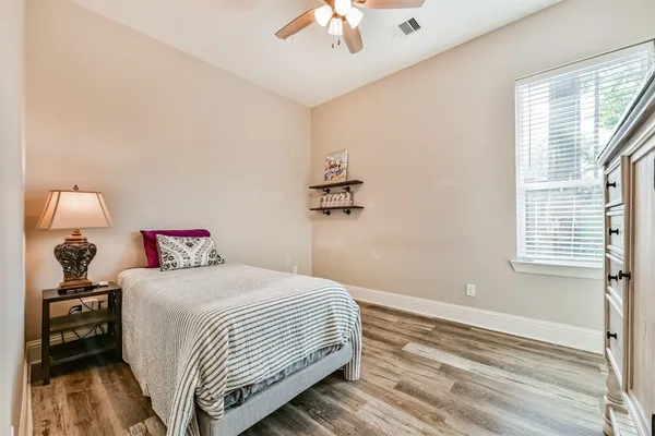 $449,900 | 925 Luella Avenue, Deer Park, TX 77536