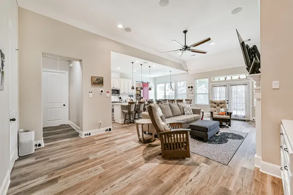 $449,900 | 925 Luella Avenue, Deer Park, TX 77536