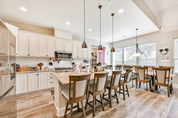 $449,900 | 925 Luella Avenue, Deer Park, TX 77536