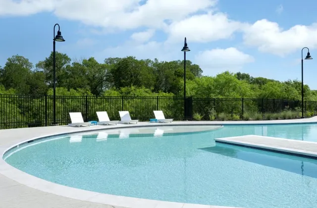 $389,000 | 156 Ayres Horn, Cedar Creek, TX 78612