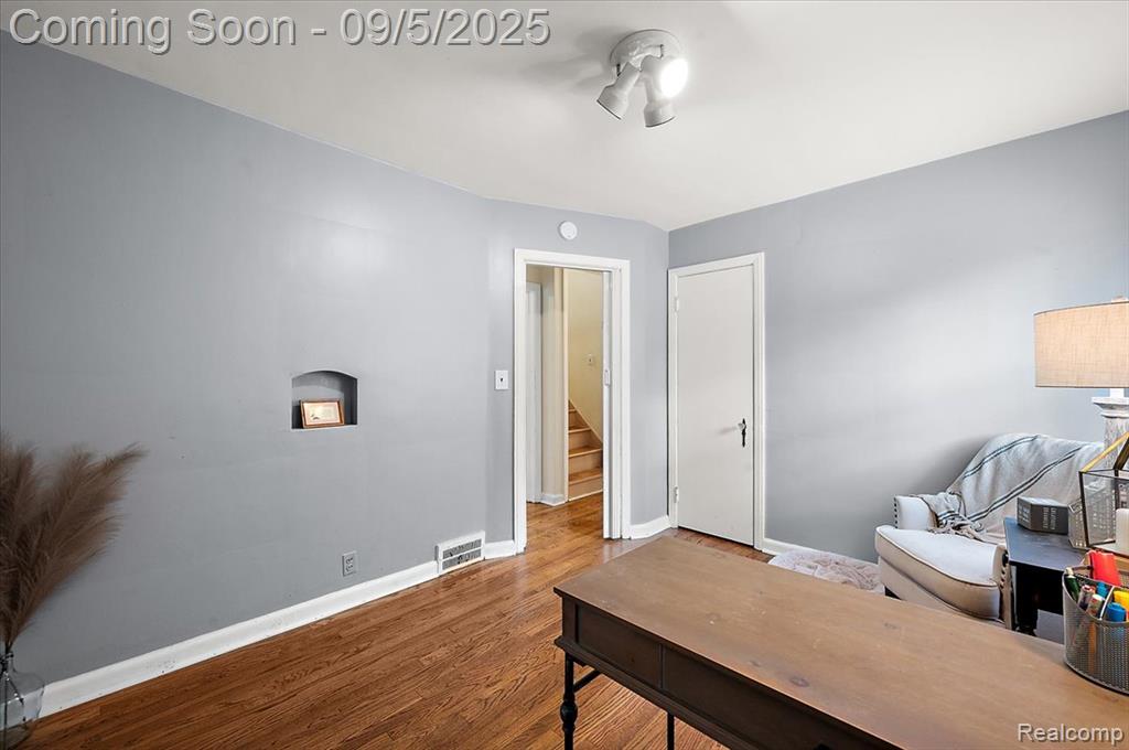 2151 Hawthorne Road Grosse Pointe Woods, MI 48236 - Photo 19 of 38