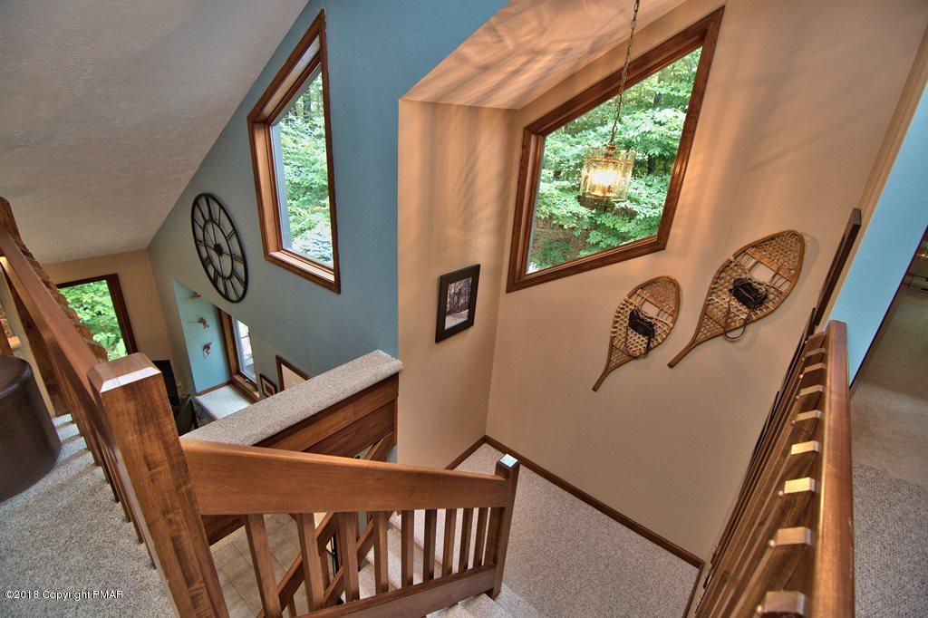 2124 Blue Ox Road Pocono Pines, PA 18350 - Photo 12 of 23 Staircase