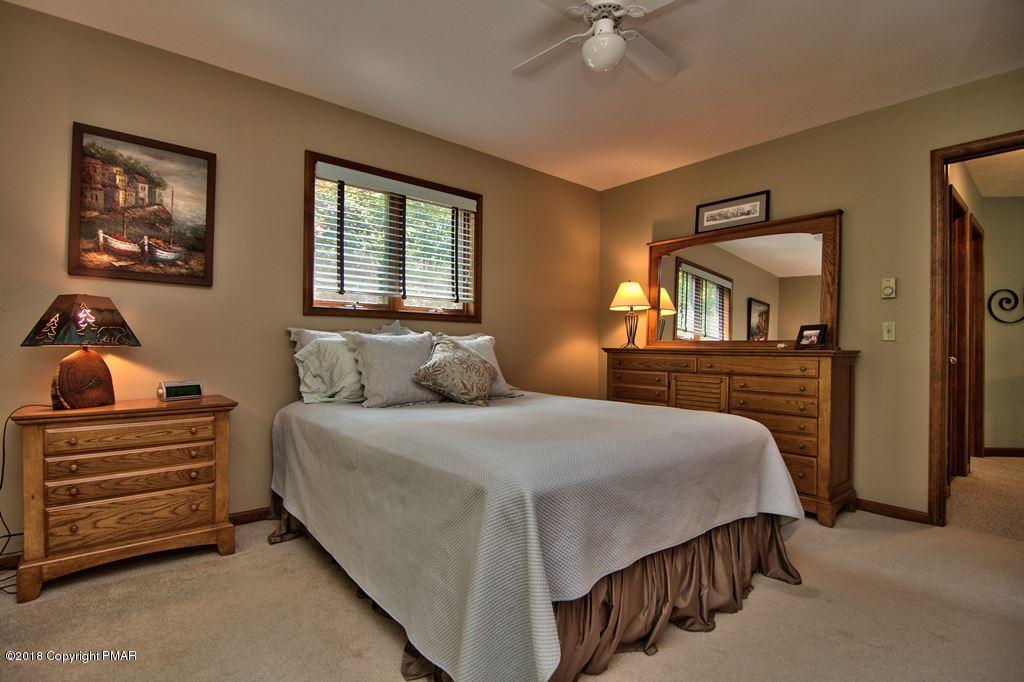 2124 Blue Ox Road Pocono Pines, PA 18350 - Photo 19 of 23 Bedroom 3