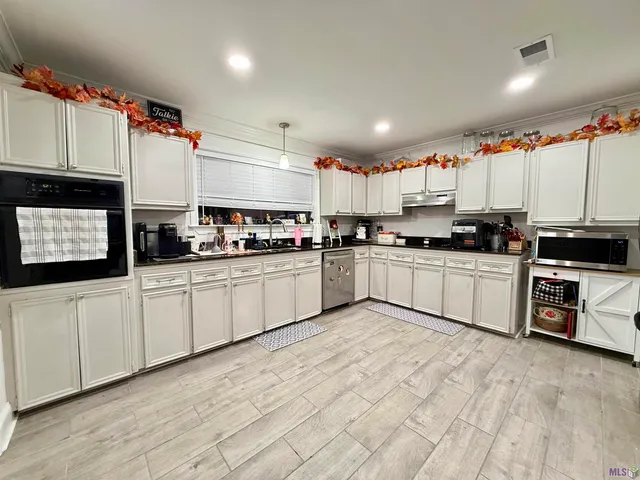 $249,000 | 9715 Hardwood Drive, Baton Rouge, LA 70818