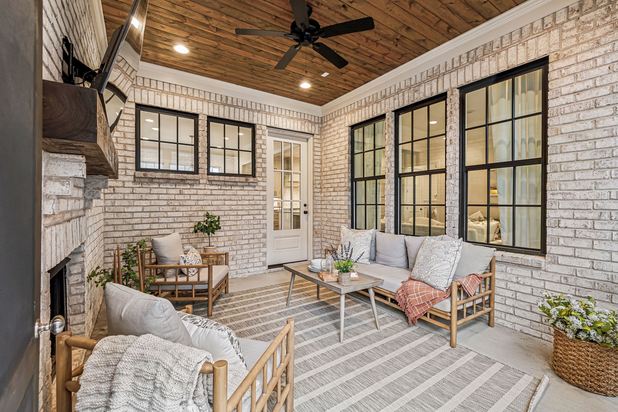 1221 Luckett Road Nashville, TN 37221 - Photo 45 of 59 a outdoor living space with furniture