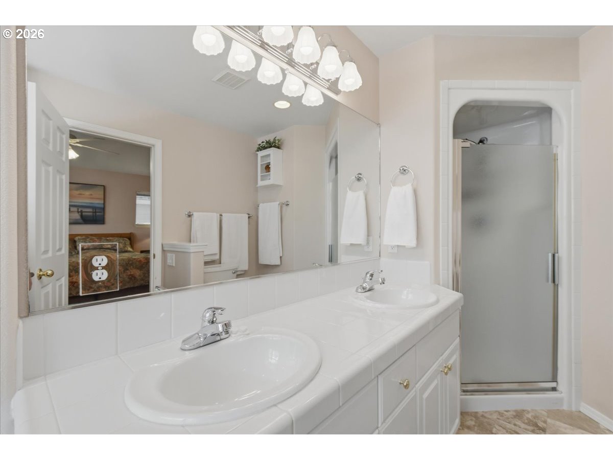 425 Northeast Roth Street Portland, OR 97211 - Photo 24 of 34 Gallery Image 24
