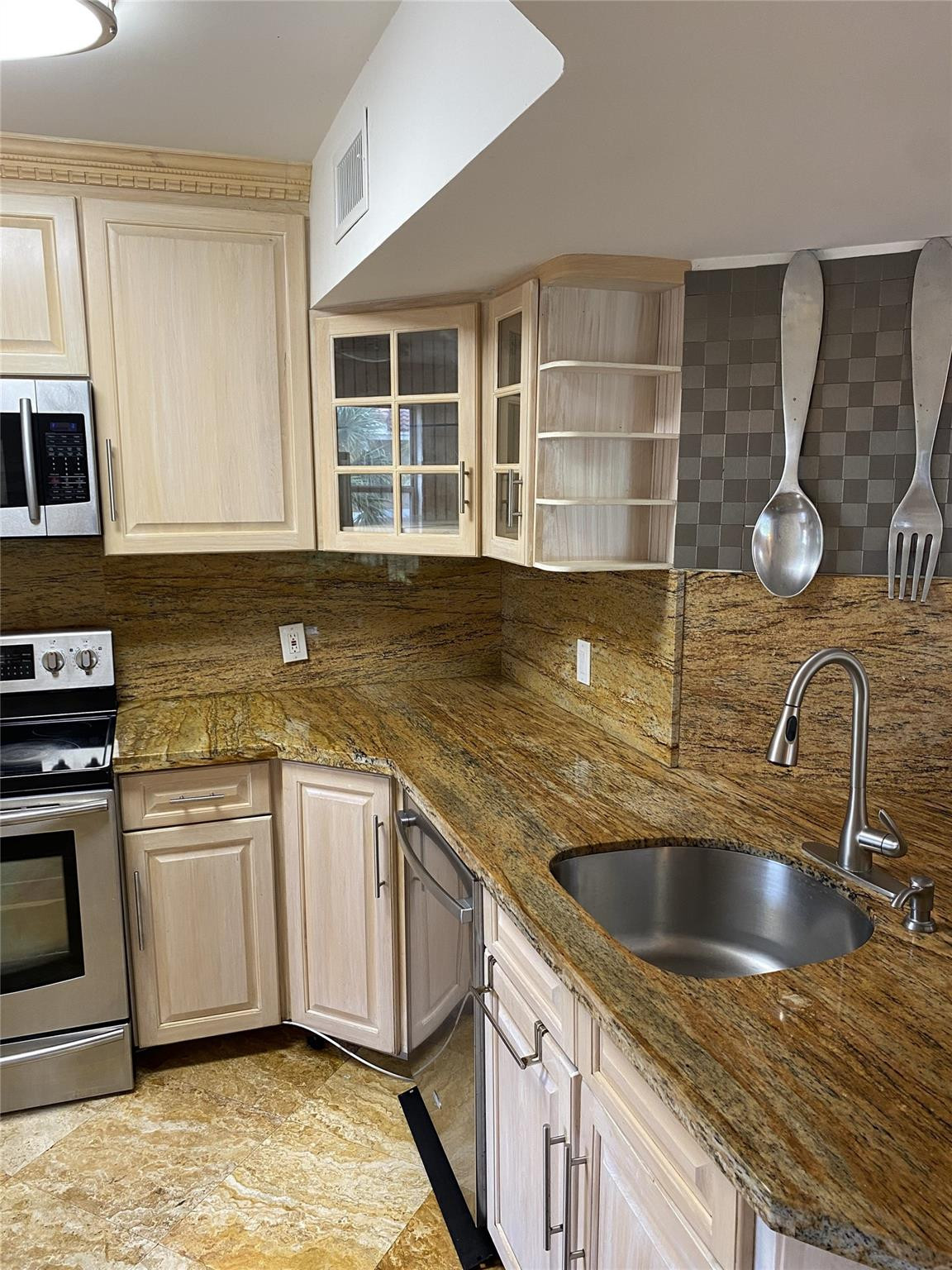 8977 Wiles Road, Unit 308 Coral Springs, FL 33067 - Photo 7 of 23 Photo 7