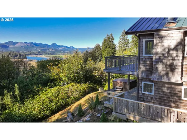 $549,000 | 333 Vosburg Street, Wheeler, OR 97147