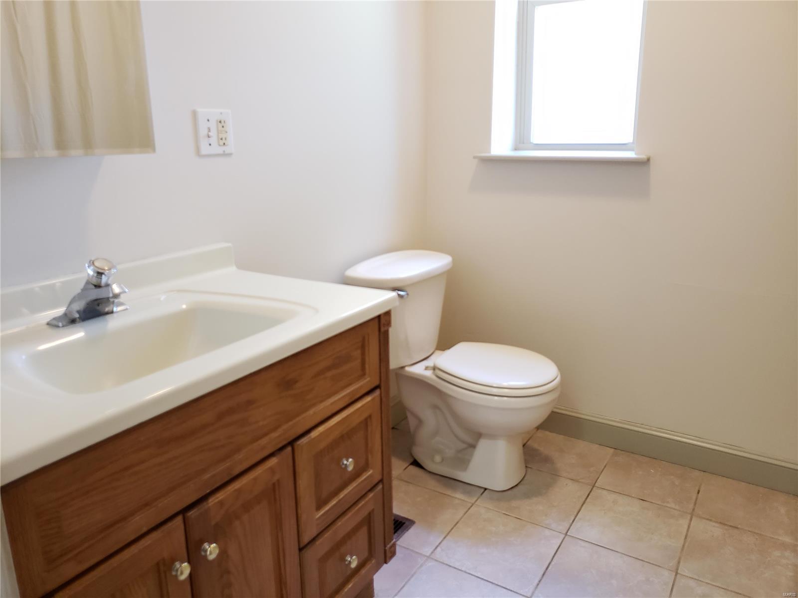1713 Telegraph Road St. Louis, MO 63125 - Photo 5 of 9 Gallery Image 5