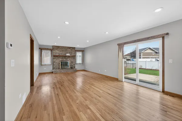 $579,000 | 1281 Scarlet Drive, Addison, IL 60101