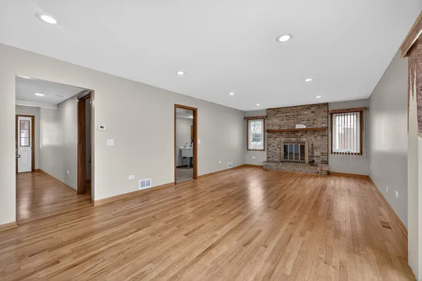 $579,000 | 1281 Scarlet Drive, Addison, IL 60101