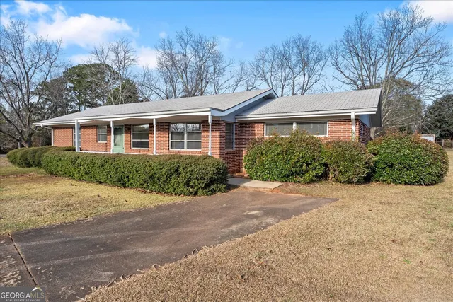 front view of house with a yard