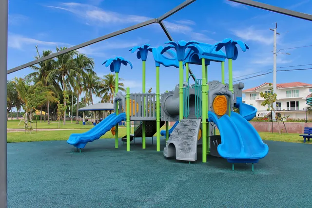 $1,250,000 | 308 Sombrero Beach Road, Unit 2 & 4, Marathon, FL 33050