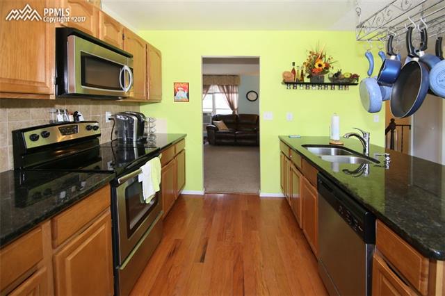 4540 Beaumont Road Colorado Springs, CO 80916 - Photo 10 of 35