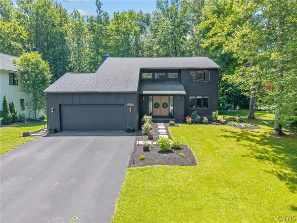 $392,500 | 6828 Jayhawk Circle, Lysander, NY 13027