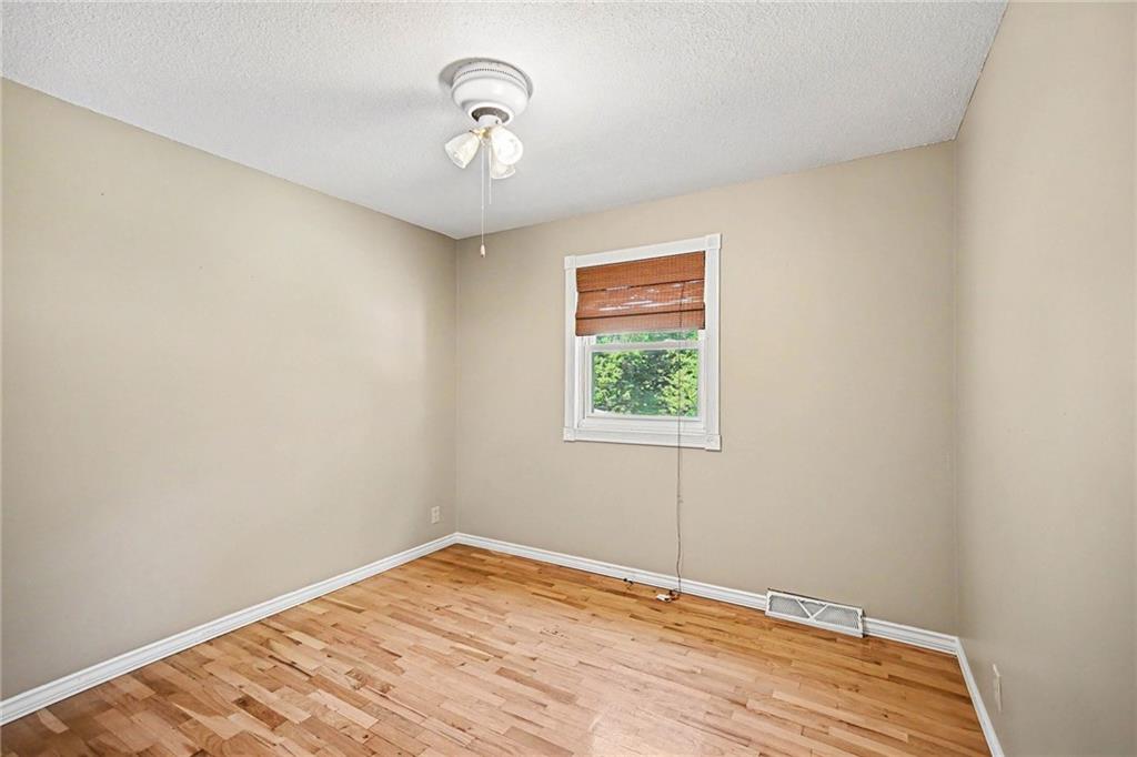 5808 Pleasant Avenue St. Joseph, MO 64503 - Photo 11 of 19