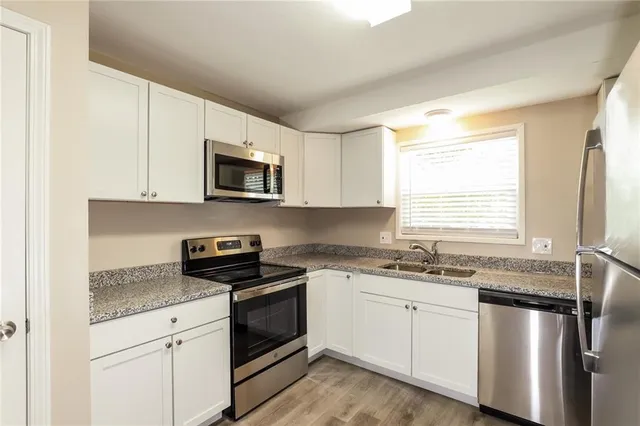 $1,705 | 5808 North Drury Avenue, Kansas City, MO 64119