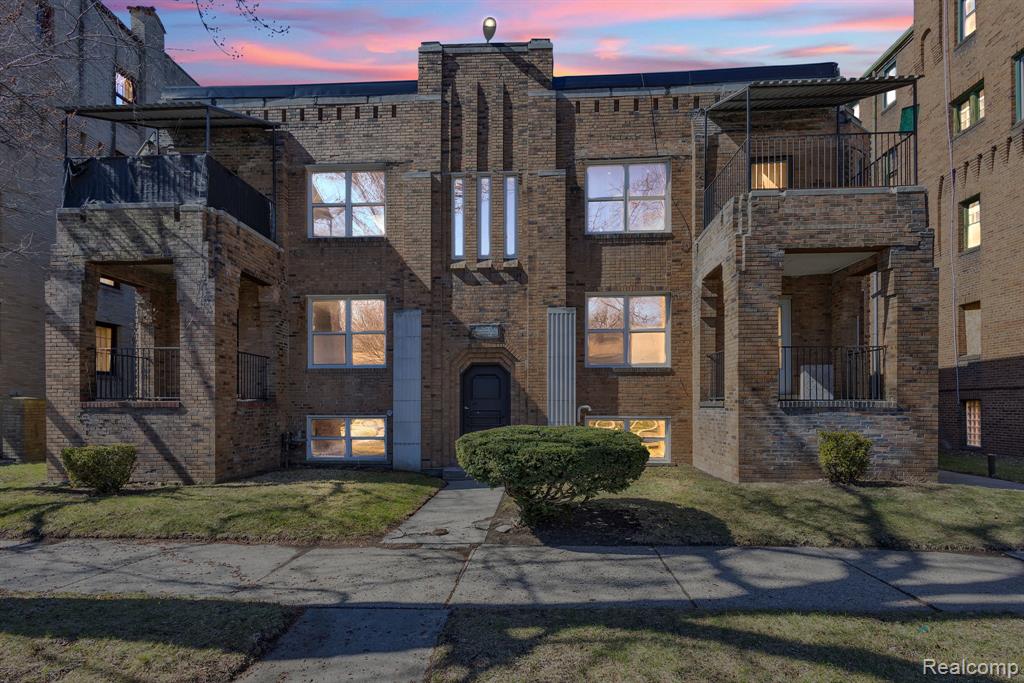 17701 Manderson Road Highland Park, MI 48203 - Photo 1 of 42