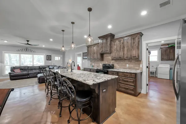 $463,000 | 130 Cedar Court, Magnolia, TX 77355