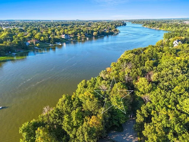 $799,900 | 2420 Old Plank Road, De Pere, WI 54115