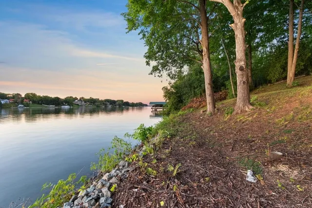 $799,900 | 2420 Old Plank Road, De Pere, WI 54115