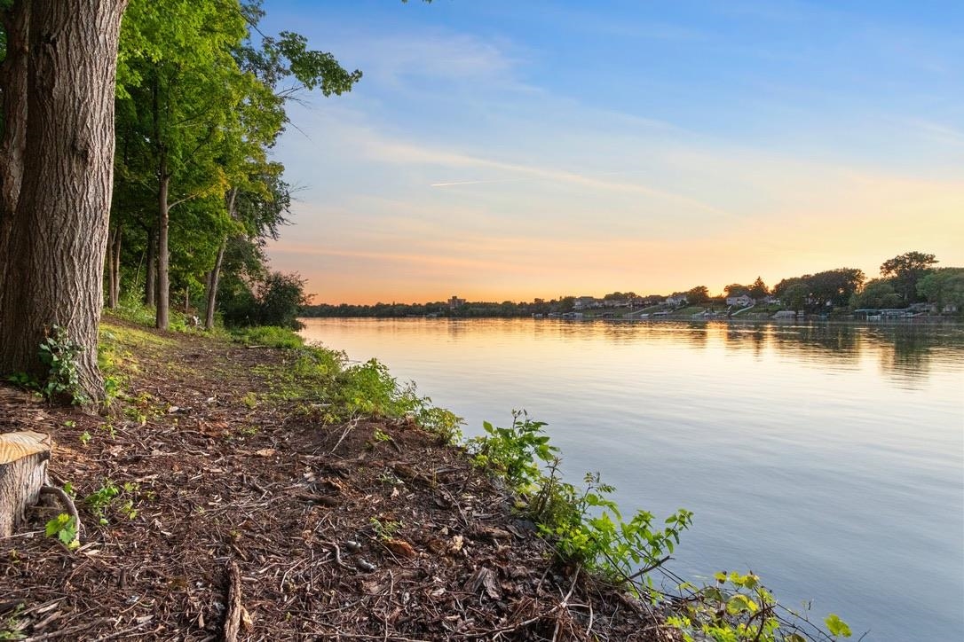 2420 Old Plank Road De Pere, WI 54115 - Photo 17 of 59