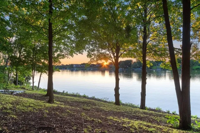 $799,900 | 2420 Old Plank Road, De Pere, WI 54115