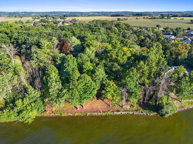 $799,900 | 2420 Old Plank Road, De Pere, WI 54115