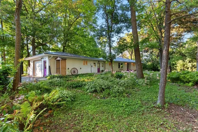 $799,900 | 2420 Old Plank Road, De Pere, WI 54115