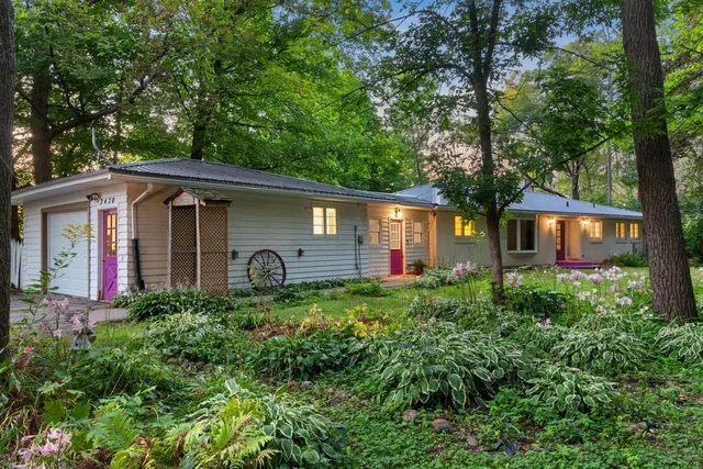 $799,900 | 2420 Old Plank Road, De Pere, WI 54115