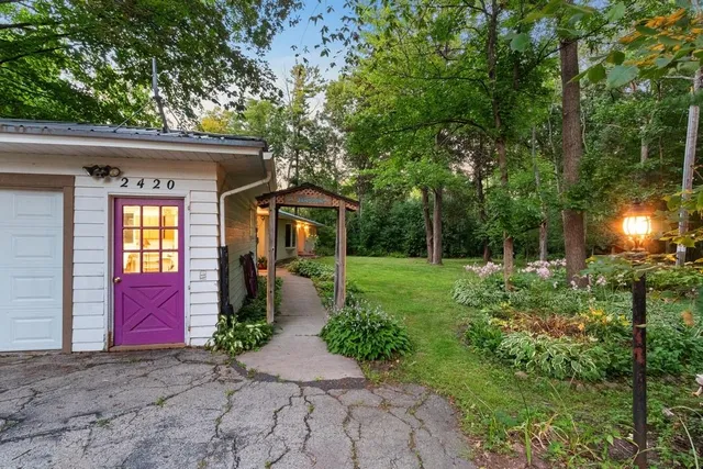 $799,900 | 2420 Old Plank Road, De Pere, WI 54115