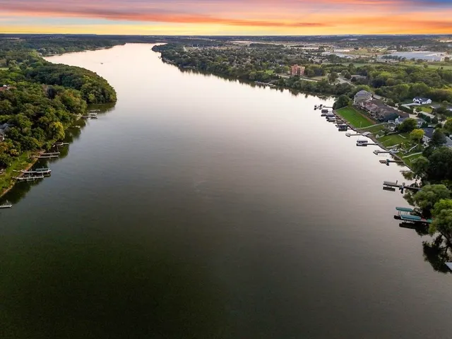 $799,900 | 2420 Old Plank Road, De Pere, WI 54115