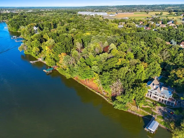 $799,900 | 2420 Old Plank Road, De Pere, WI 54115