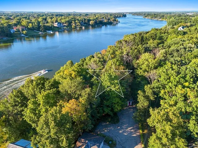 $799,900 | 2420 Old Plank Road, De Pere, WI 54115