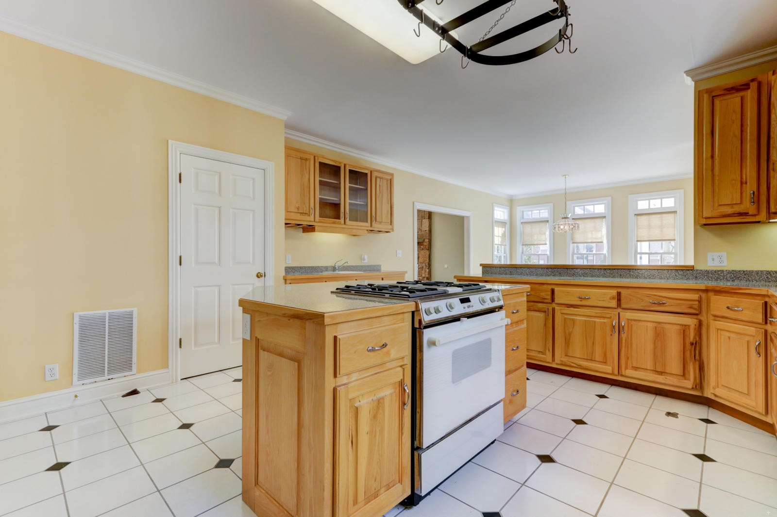 15 Raintree Place Oak Ridge, TN 37830 - Photo 14 of 39 Gallery Image 14