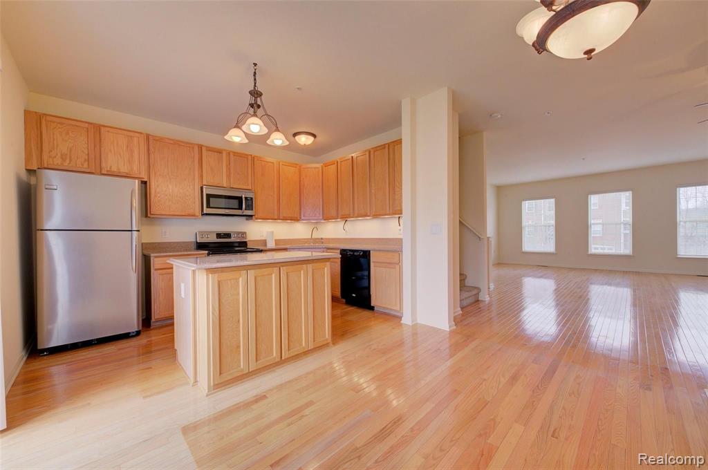 710 Cherry Orchard Road Canton, MI 48188 - Photo 7 of 42