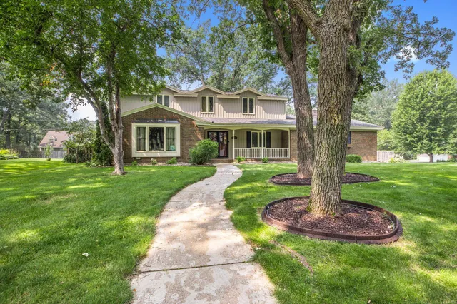 $455,000 | 2021 Hillcrest Drive, St. Cloud, MN 56303