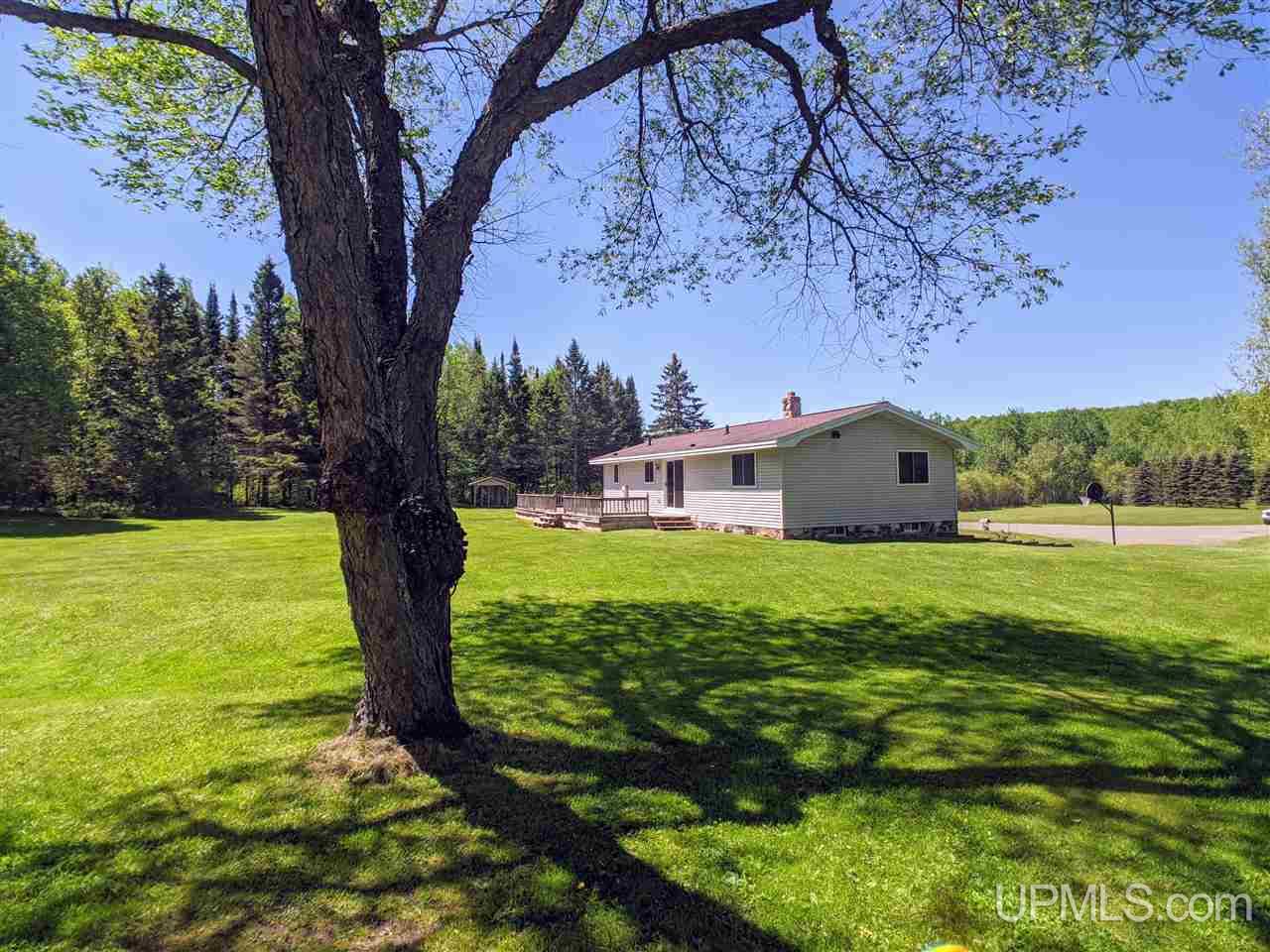 282 Sunset Lake Road Iron River, MI 49935 - Photo 2 of 27 Gallery Image 2