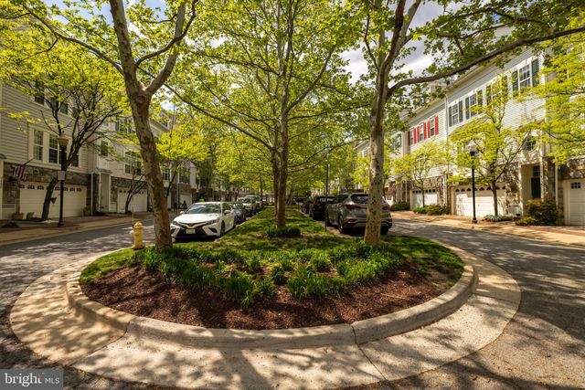 $701,000 | 5053 Minda Court, Alexandria, VA 22304