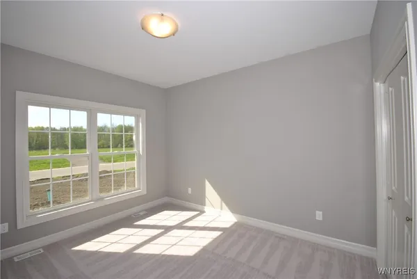 $699,900 | 7290 Woodhaven Drive, Lockport Town, NY 14094