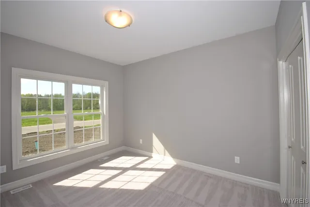 $699,900 | 7290 Woodhaven Drive, Lockport Town, NY 14094