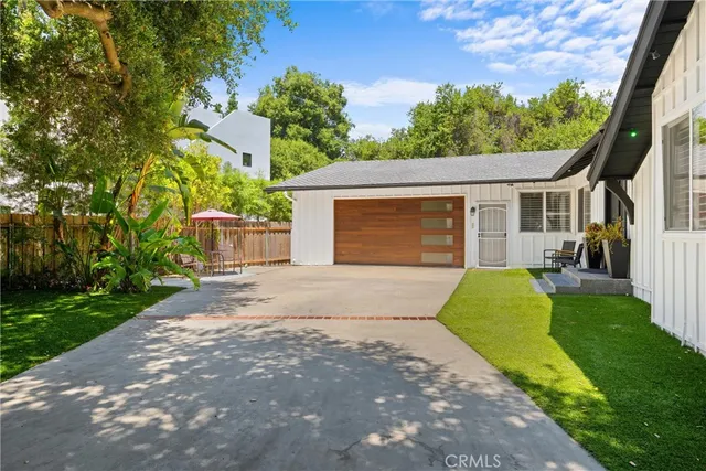 $1,455,000 | 22959 Humming Bird Way, Calabasas, CA 91302